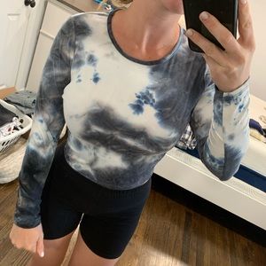 Long sleeve cropped top